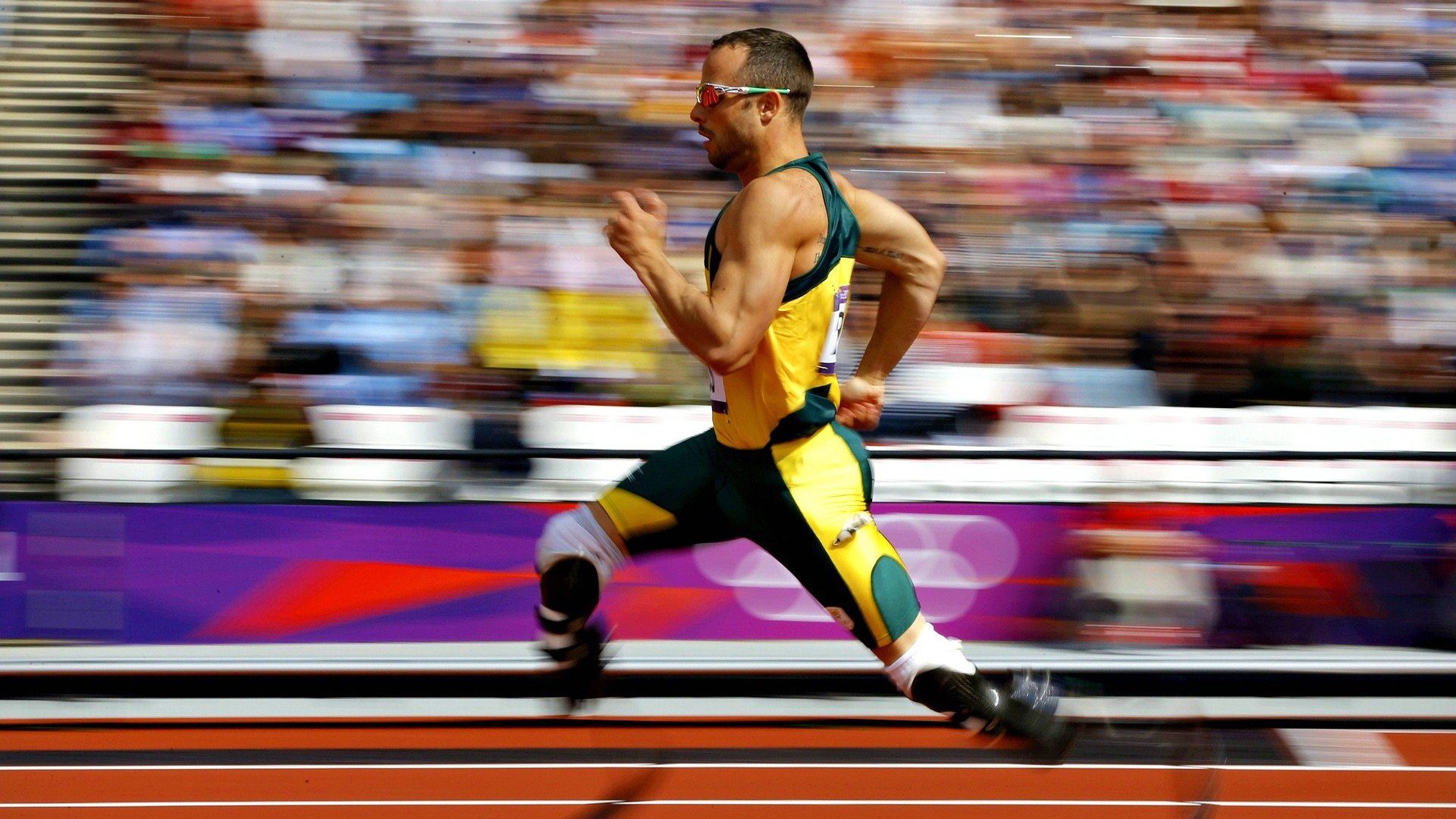 杨瀚森在强强对话中展现硬核统治力，杨瀚森篮球