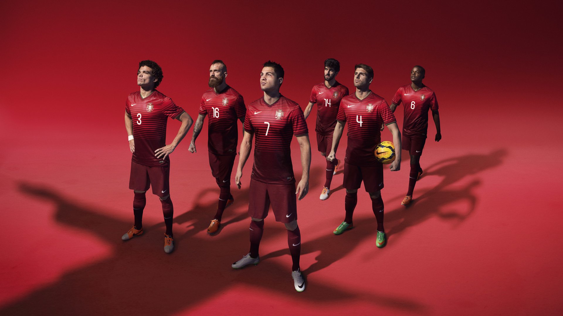 男子400混德国后程追击引掌声，德国女子400米运动员